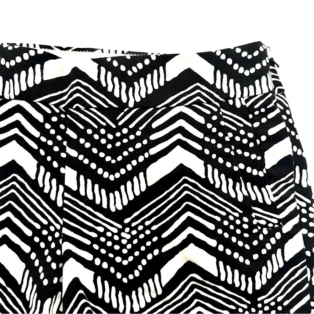 J. Crew Stretch Chino Shorts Black and White Tribal Stripes Size 6